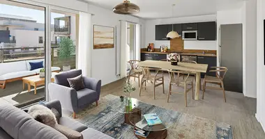 Appartement 5 chambres dans 82 Tesla Center Tours La Riche, France