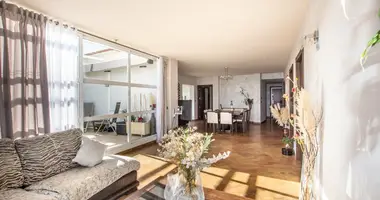 Penthouse 3 bedrooms in Guardamar del Segura, Spain