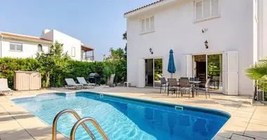 Villa de tres dormitorios en Peyia, Chipre