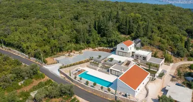Villa 6 bedrooms in Bogisici, Montenegro