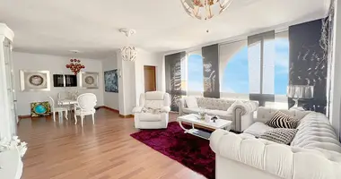 Villa 5 bedrooms in Miraverde, Spain