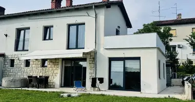 Дом в Пиран, Словения