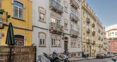 Apartment 6 bedrooms in Alvalade, Portugal