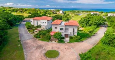Haus 5 Schlafzimmer in Roatan, Honduras