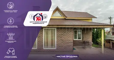 Dom w Liebiedzieuski sielski Saviet, Białoruś