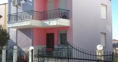 Townhouse 4 bedrooms in Trilofos, Greece