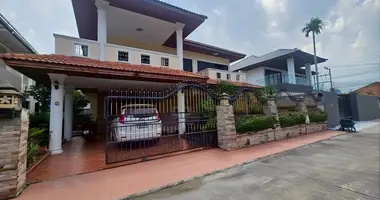 Дом 4 спальни в Паттайя, Таиланд