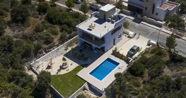 4 bedroom house in Kouklia, Cyprus