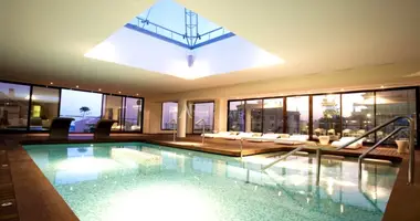 Коммерческое помещение 2 100 м² в Finestrat, Испания