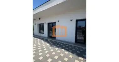 Commercial property 89 m² in Bashkia Durres, Albania