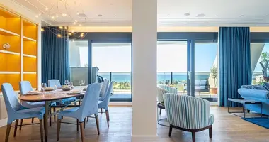 Apartamento 4 habitaciones en Montenegro