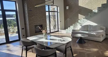 Haus 4 zimmer in Fontanka, Ukraine