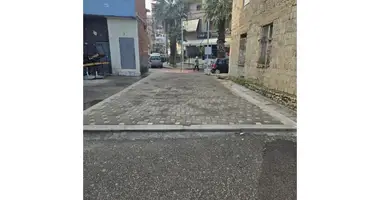 Terrain dans Tirana, Albanie