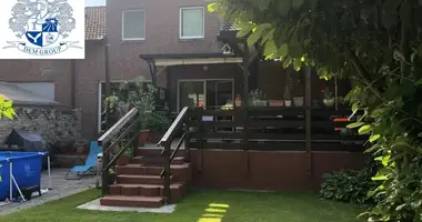 Doppelhaus 5 zimmer in Düsseldorf, Deutschland