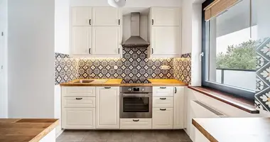 Квартира 2 комнаты в Варшава, Польша