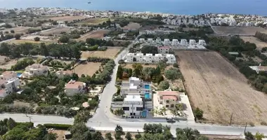 4 bedroom house in Chloraka, Cyprus