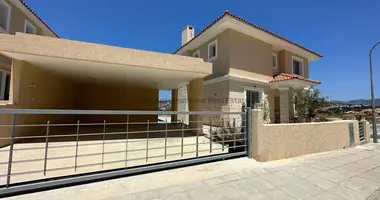Villa 5 bedrooms in Agios Tychonas, Cyprus