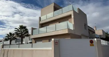 4 bedroom house in Pilar de la Horadada, Spain