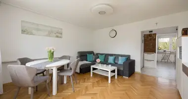 Квартира 3 комнаты в Варшава, Польша