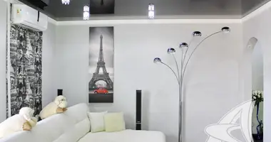 Apartamento 3 habitaciones en Muchaviecki sielski Saviet, Belarús