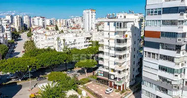 3 bedroom apartment in Muratpasa, Turkey