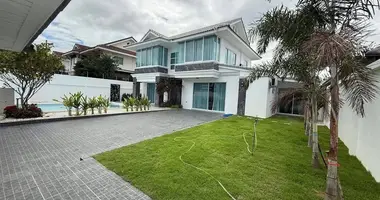 Дом 5 спален в Huai Yai, Таиланд