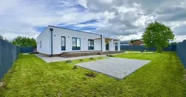Maison dans Bialarucki sielski Saviet, Bélarus