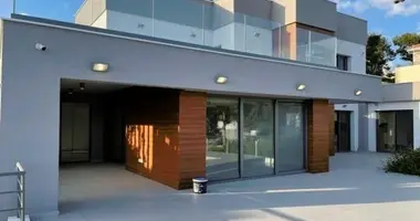 4 bedroom apartment in Agios Tychonas, Cyprus