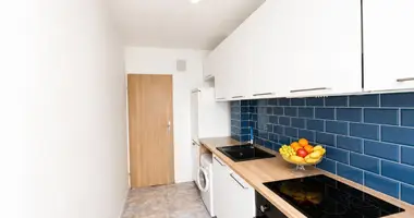 Квартира 3 комнаты в Варшава, Польша