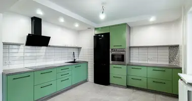 Apartamento 4 habitaciones en Minsk, Belarús