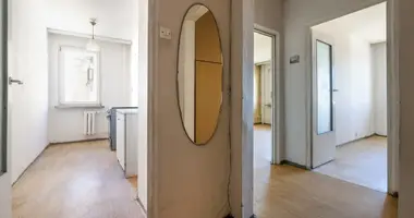 Квартира 3 комнаты в Варшава, Польша