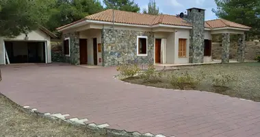 2 bedroom house in Mandria, Cyprus