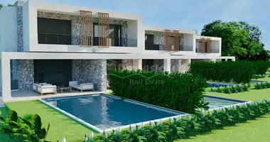 5 bedroom house in Pefkochori, Greece