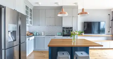 Квартира 4 комнаты в Варшава, Польша
