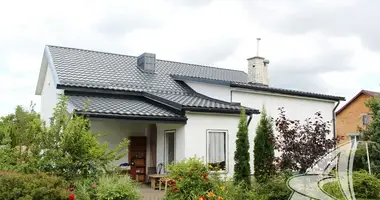 Casa en Kliejniki, Belarús