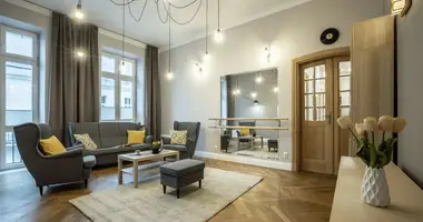 Mieszkanie 3 pokoi w Łódź, Polska