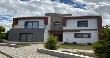 Villa 4 habitaciones en Agios Sergios, Chipre del Norte