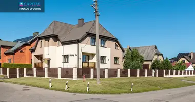 Dom w Poniewież, Litwa