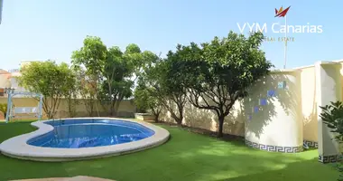 Villa 5 bedrooms in Urbanizacion Dona Pepa, Spain