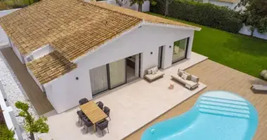 Haus 4 Schlafzimmer in Estepona, Spanien
