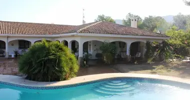 Villa 4 bedrooms in Benidorm, Spain