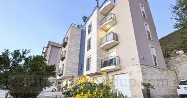 Apartamento 2 habitaciones en Tivat, Montenegro