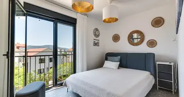 Wohnung 3 Schlafzimmer in Tivat, Montenegro