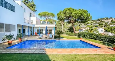 Villa 4 bedrooms in Blanes, Spain