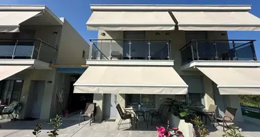 Reihenhaus in Nea Plagia, Griechenland