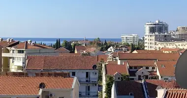 Квартира 4 комнаты в Черногория