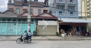 Dom 4 pokoi w Sangkat Chak Angrae Leu, Kambodża