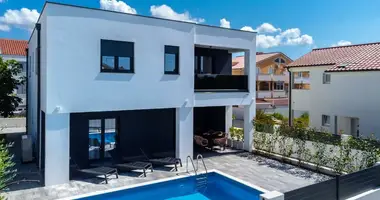 Haus 6 Schlafzimmer in Opcina Vrsi, Kroatien