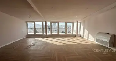 Дуплекс 3 комнаты в Тирана, Албания
