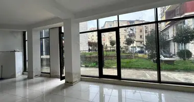 Boutique 121 m² dans Tirana, Albanie